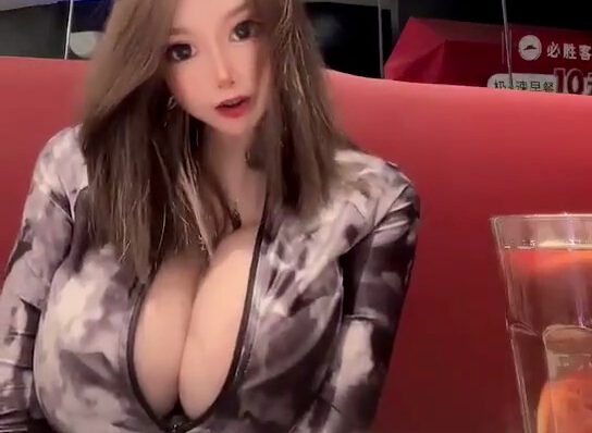 Menglu Veronica huge tits cleavage