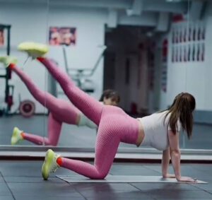 Big boobs Silvia Yi Yang exercising in pink leggings